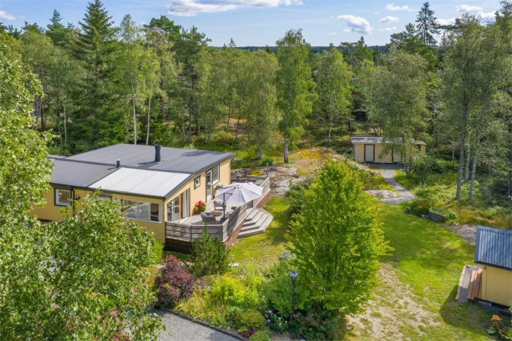 29. Tra╠edga╠erdsanla╠eggning med nya betongplattor 1184x789